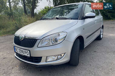 Хэтчбек Skoda Fabia 2011 в 