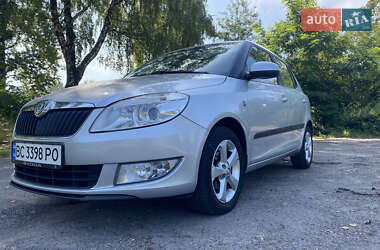 Хэтчбек Skoda Fabia 2011 в 