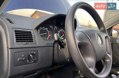 Хэтчбек Skoda Fabia 2006 в 