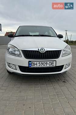Хэтчбек Skoda Fabia 2012 в 