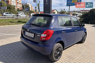 Хэтчбек Skoda Fabia 2011 в 