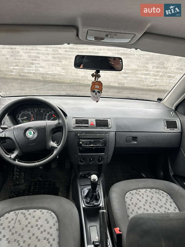 Хэтчбек Skoda Fabia 2005 в Ровно