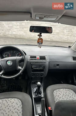 Хэтчбек Skoda Fabia 2005 в 