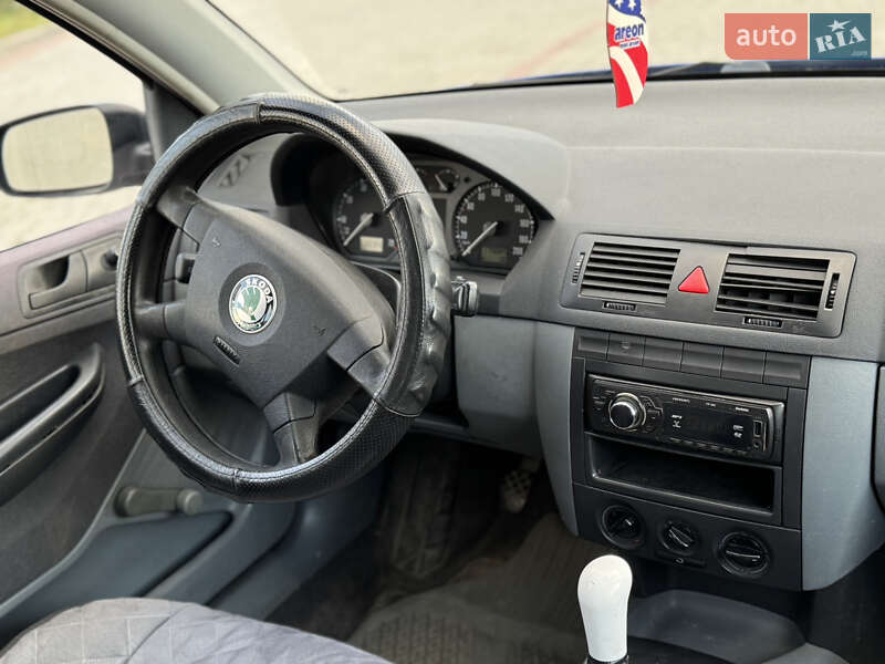 Хэтчбек Skoda Fabia 2003 в Ивано-Франковске