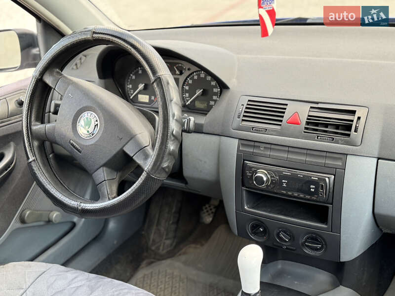 Хэтчбек Skoda Fabia 2003 в Ивано-Франковске