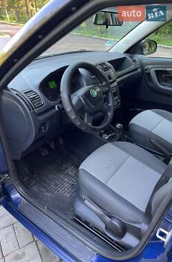 Хэтчбек Skoda Fabia 2011 в 