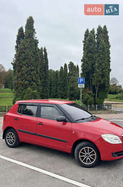 Хэтчбек Skoda Fabia 2007 в 