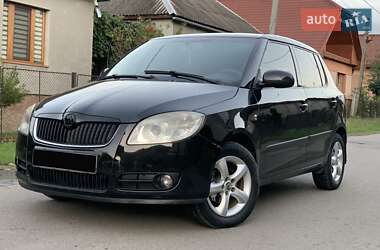 Хэтчбек Skoda Fabia 2008 в 