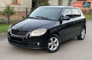 Хэтчбек Skoda Fabia 2008 в 