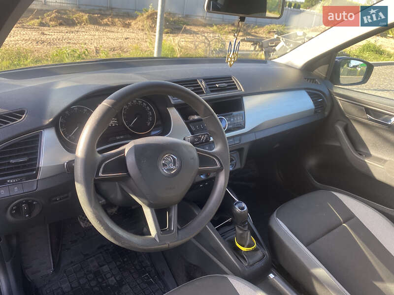 Хэтчбек Skoda Fabia 2016 в Киеве