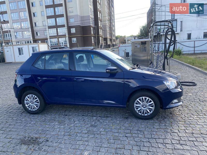 Хэтчбек Skoda Fabia 2016 в Киеве