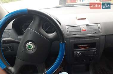 Седан Skoda Fabia 2004 в 