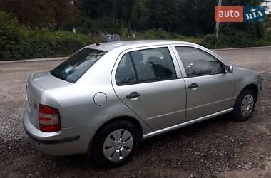 Седан Skoda Fabia 2004 в 