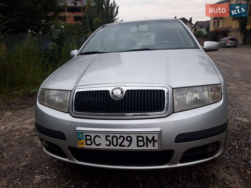 Седан Skoda Fabia 2004 в Львове