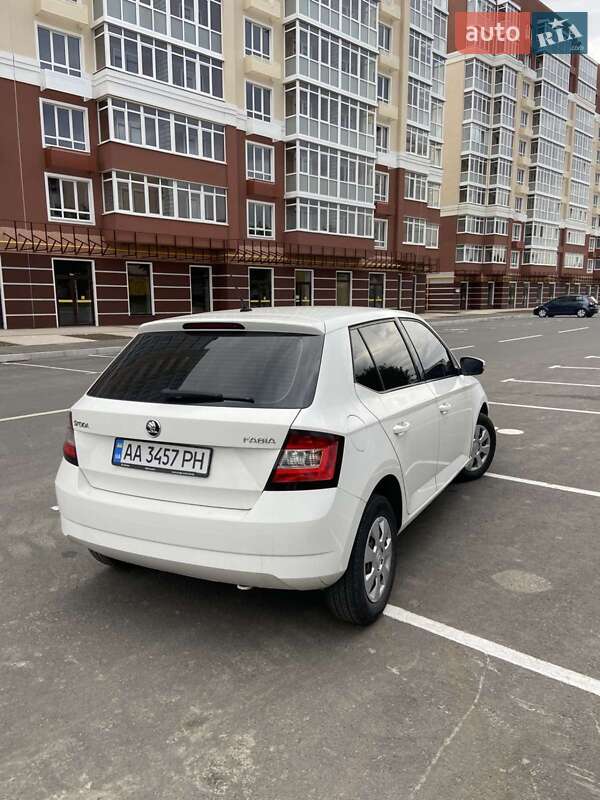 Хетчбек Skoda Fabia 2016 в Черкасах
