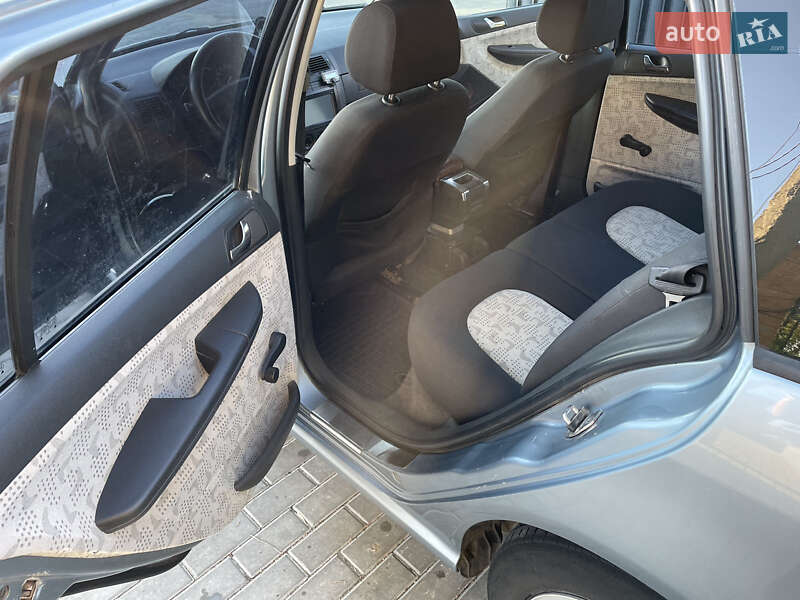 Універсал Skoda Fabia 2002 в Покрові