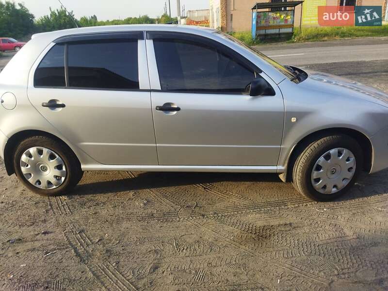 Хэтчбек Skoda Fabia 2007 в Лозовой