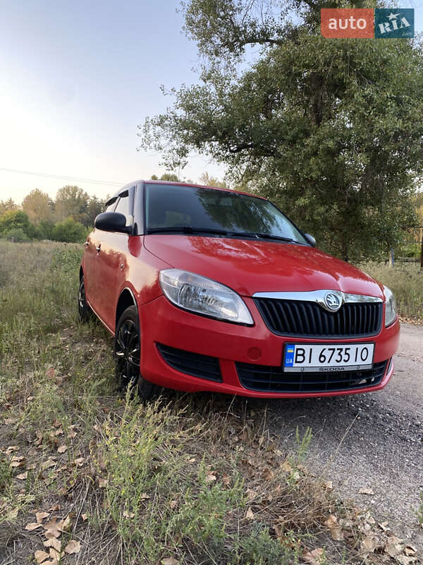 Хэтчбек Skoda Fabia 2014 в Кременчуге