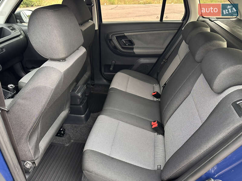 Універсал Skoda Fabia 2012 в Ужгороді