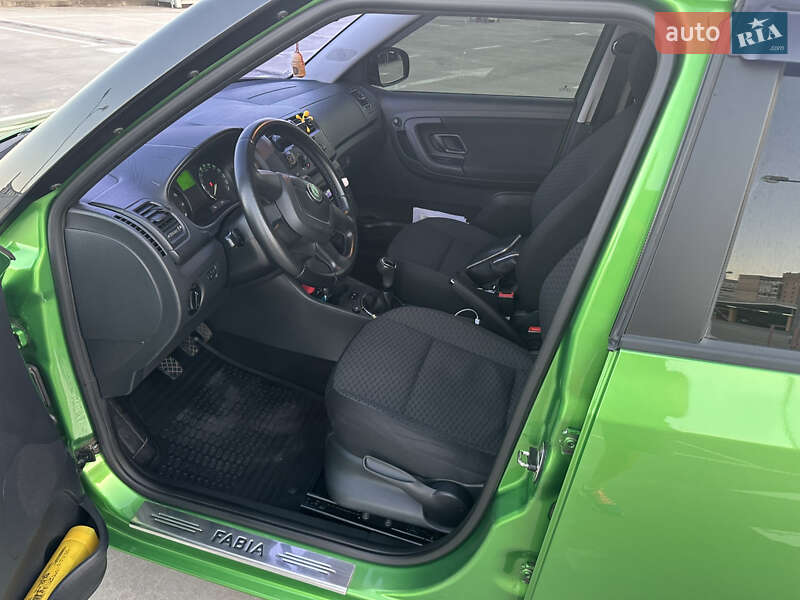 Хетчбек Skoda Fabia 2012 в Києві