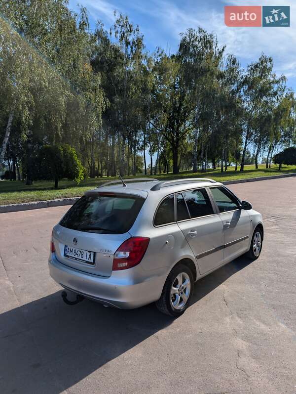 Универсал Skoda Fabia 2011 в Житомире