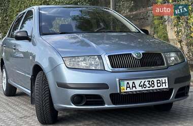 Седан Skoda Fabia 2006 в Киеве