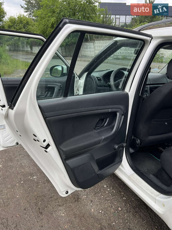 Универсал Skoda Fabia 2011 в Киеве фото 15 Универсал Skoda Fabia 2011 в Киеве