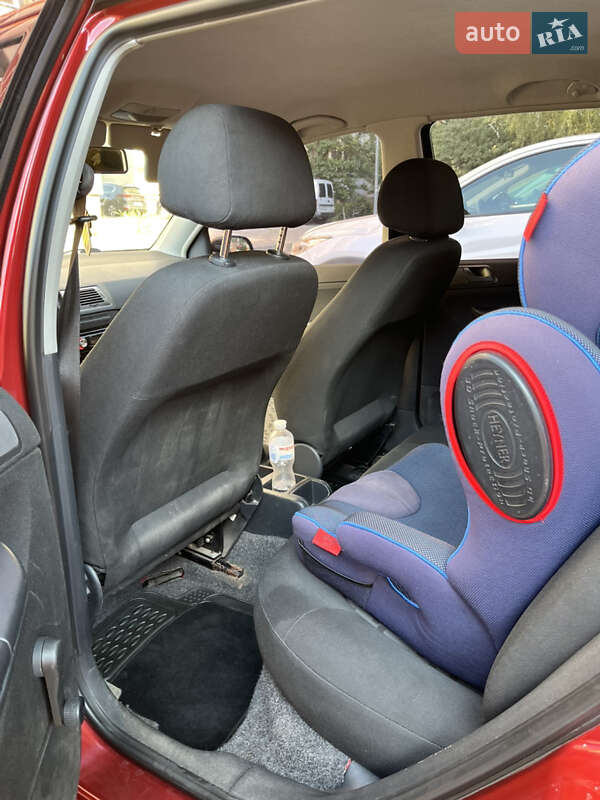 Хэтчбек Skoda Fabia 2007 в Вишневом