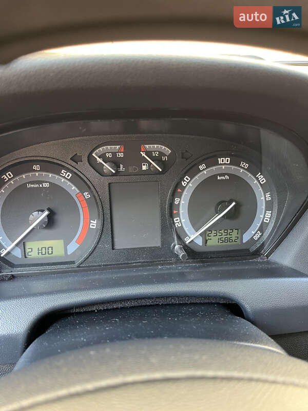 Хэтчбек Skoda Fabia 2007 в Вишневом