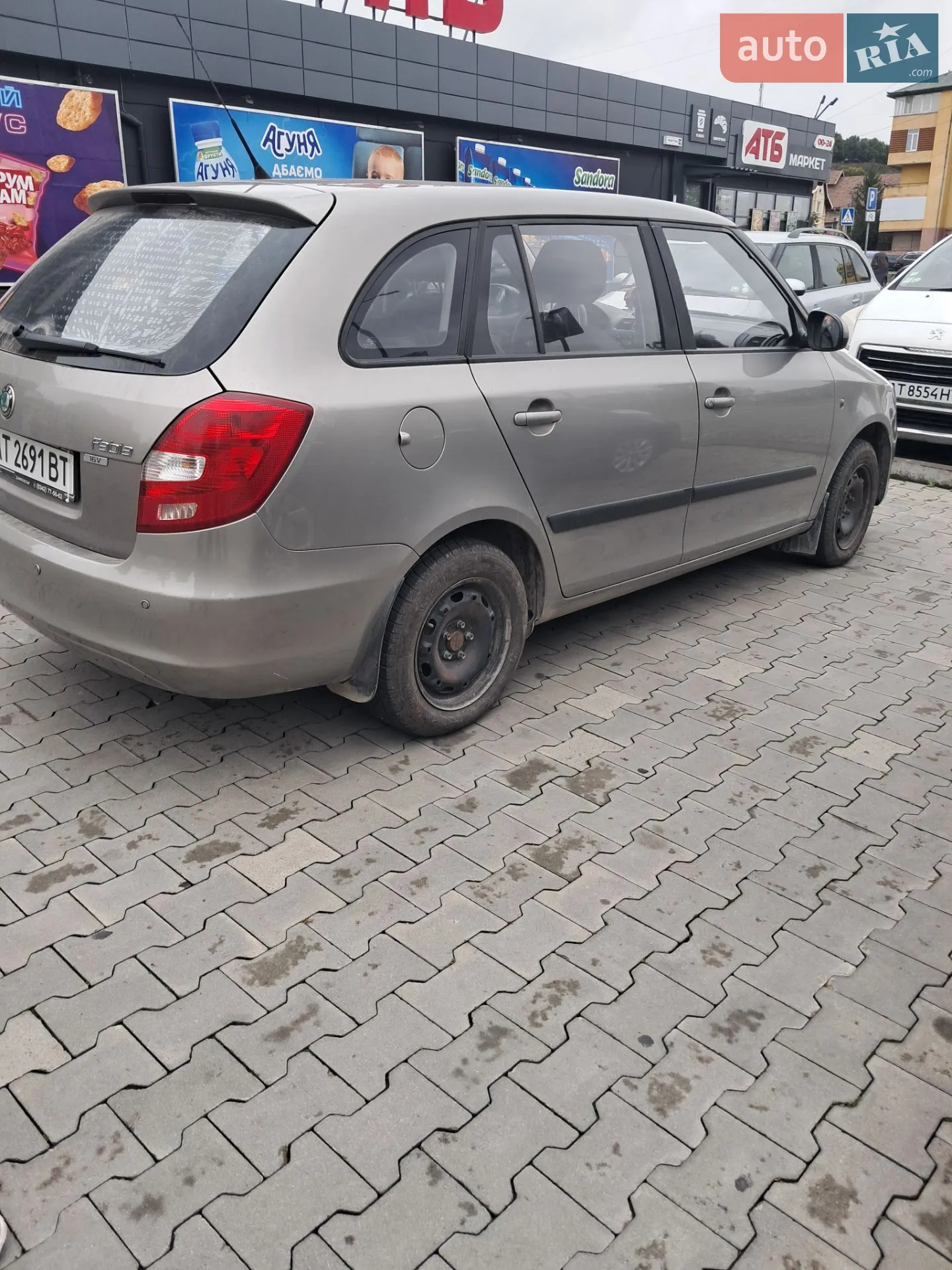 2011 Skoda Fabia - мініатюра 10