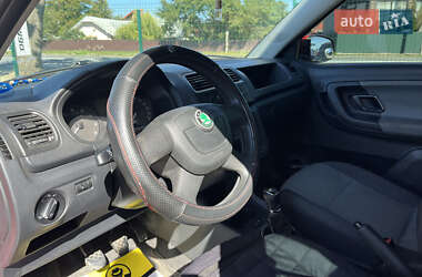 Хэтчбек Skoda Fabia 2012 в 