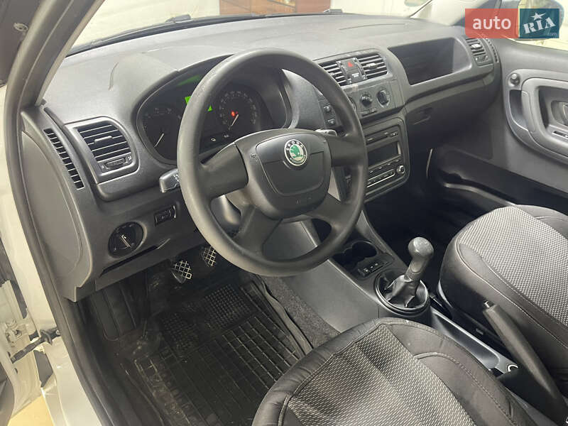 Хэтчбек Skoda Fabia 2012 в Львове