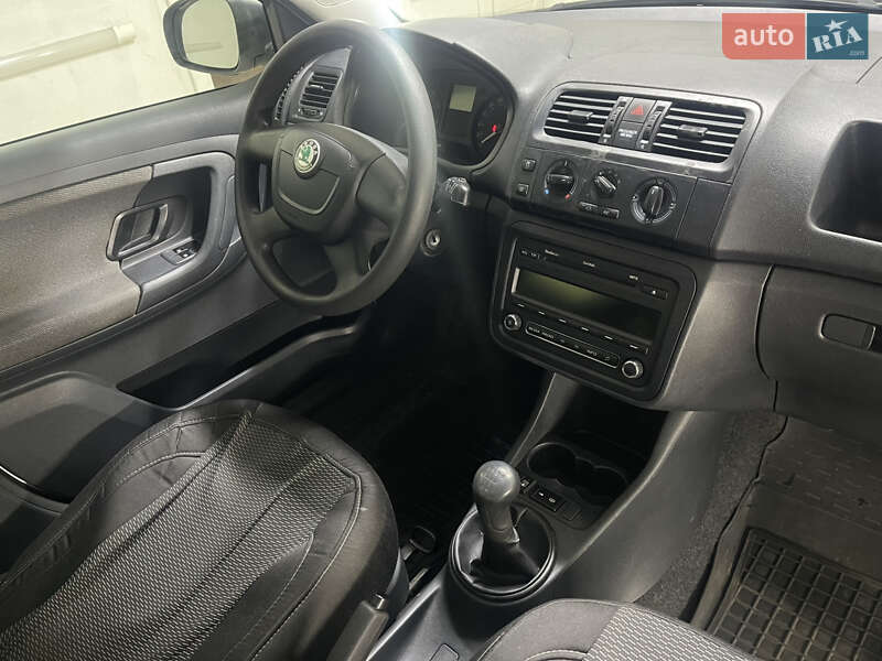 Хэтчбек Skoda Fabia 2012 в Львове