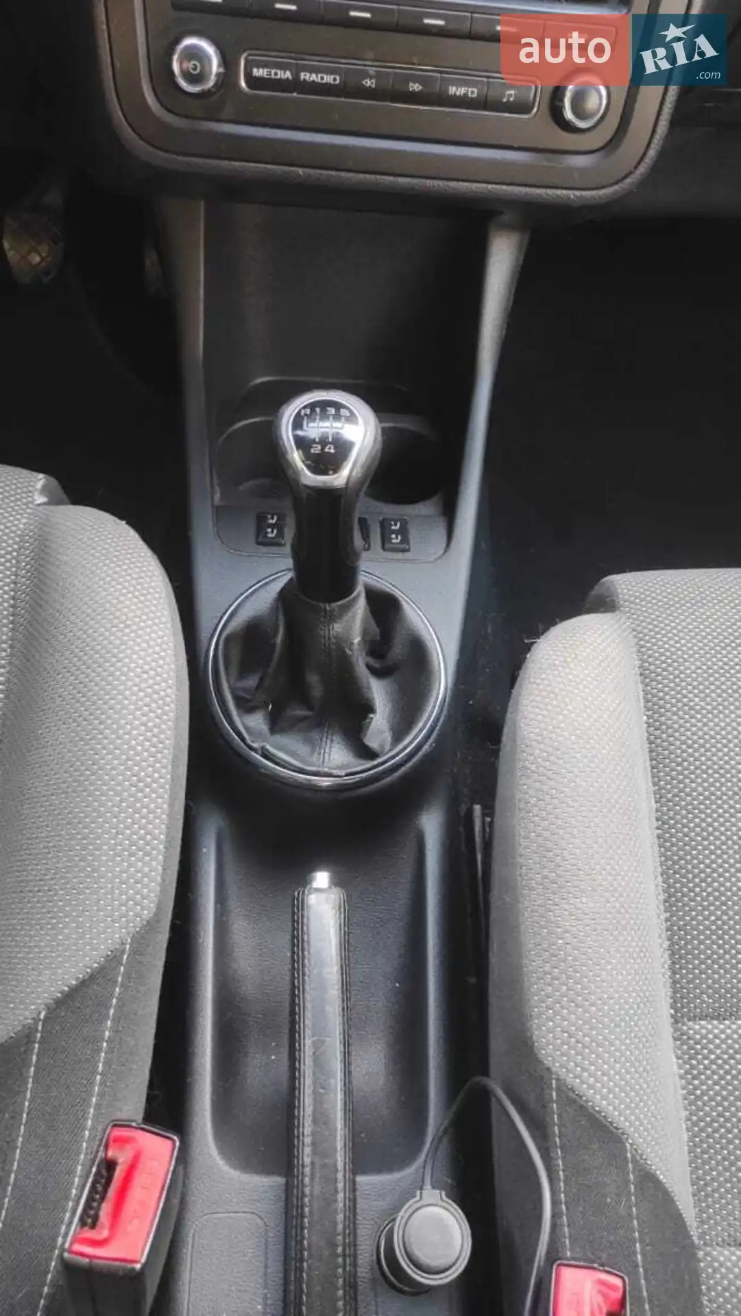 2011 Skoda Fabia - мініатюра 8