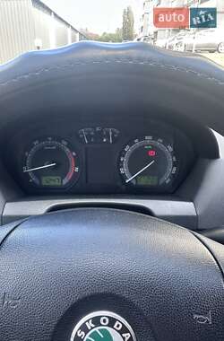 Хэтчбек Skoda Fabia 2006 в 