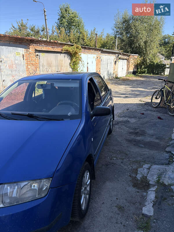 Седан Skoda Fabia 2003 в Білій Церкві