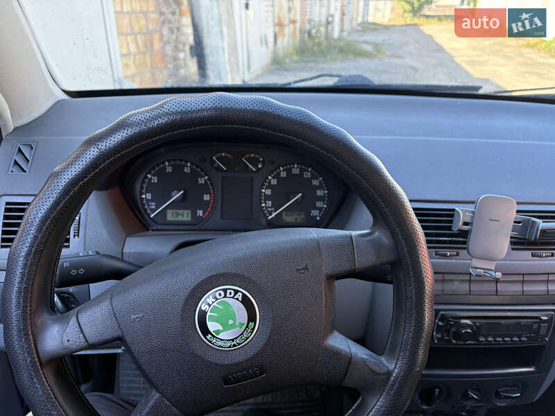 Седан Skoda Fabia 2003 в Білій Церкві