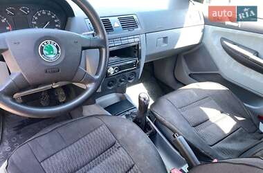 Хетчбек Skoda Fabia 2001 в 