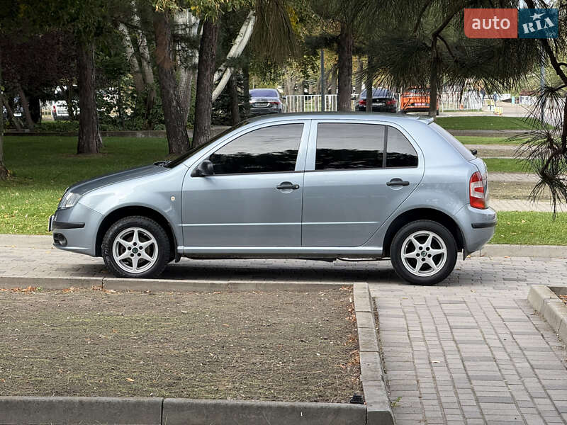 Хетчбек Skoda Fabia 2005 в Дніпрі