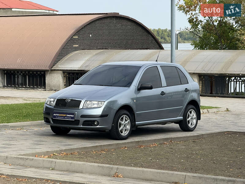Хетчбек Skoda Fabia 2005 в Дніпрі