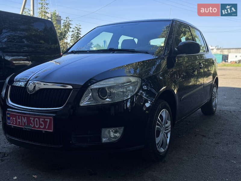 Хэтчбек Skoda Fabia 2008 в Луцке