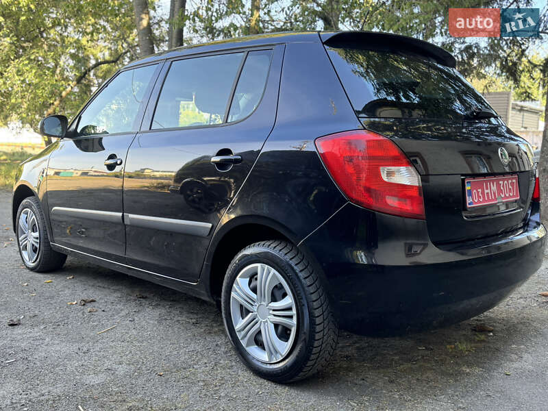 Хэтчбек Skoda Fabia 2008 в Луцке