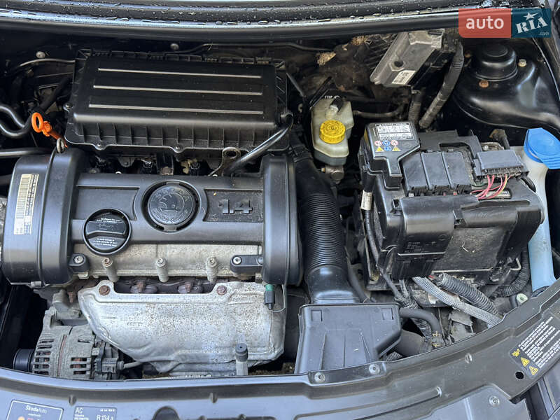 Хэтчбек Skoda Fabia 2008 в Луцке