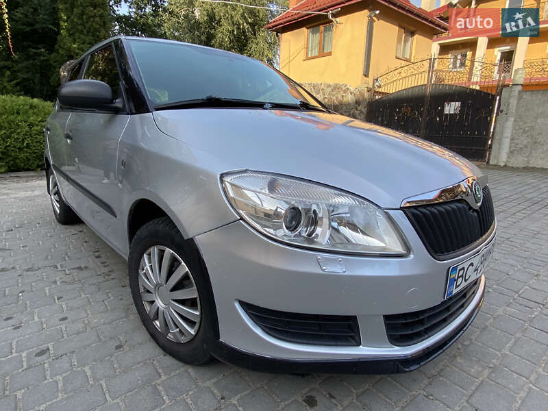 Хэтчбек Skoda Fabia 2010 в 