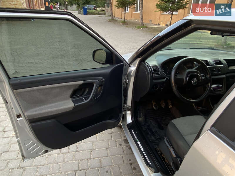 Хэтчбек Skoda Fabia 2010 в Дублянах