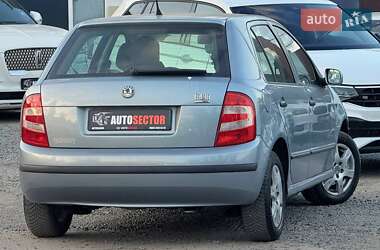 Хэтчбек Skoda Fabia 2005 в 