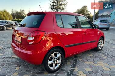 Хэтчбек Skoda Fabia 2012 в 