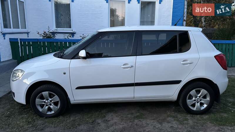 Хетчбек Skoda Fabia 2008 в Києві