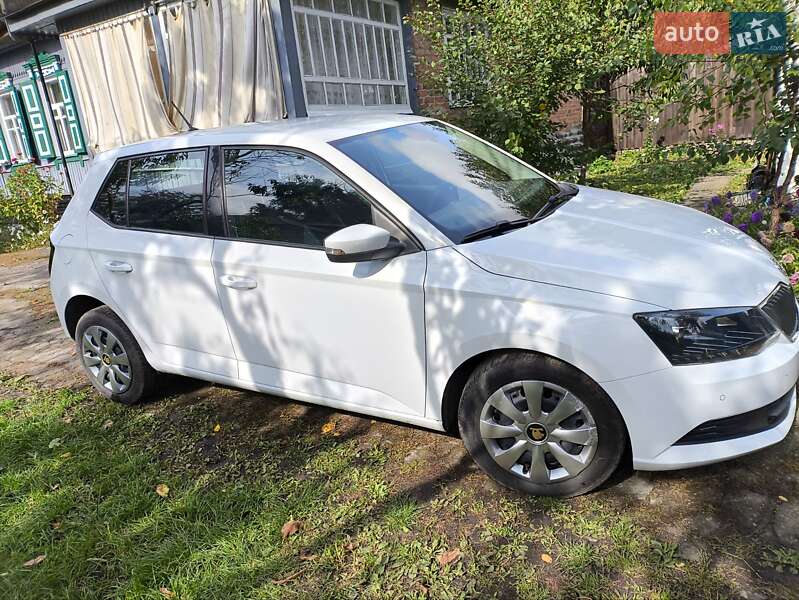 Хэтчбек Skoda Fabia 2016 в Конотопе