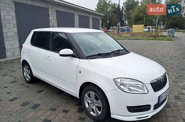 Хэтчбек Skoda Fabia 2008 в Березному